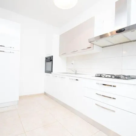 Moderne In Privlaka Mit Garten, Grill Und Terrasse Apartment